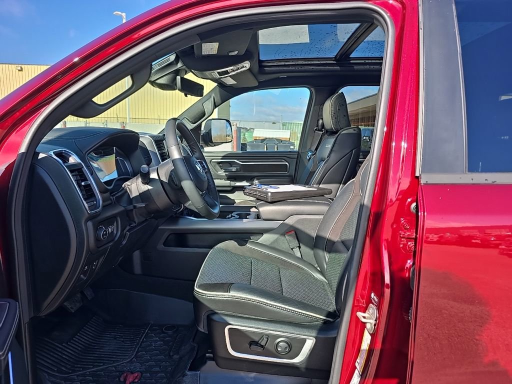 Used 2024 RAM 1500 Laramie image 9