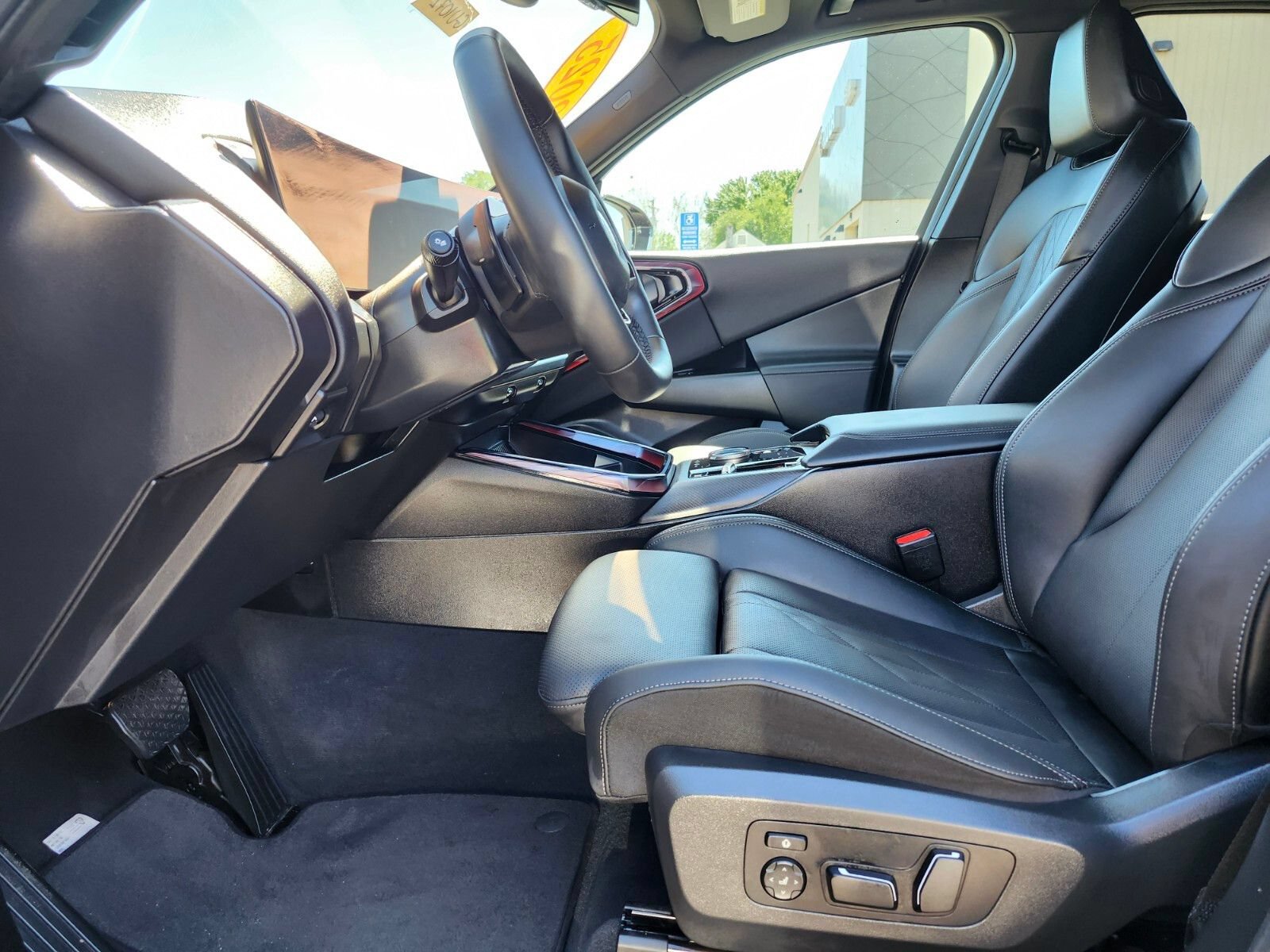 Used 2025 BMW X3 xDrive30i w/ Convenience Package AWD/4WD image 18
