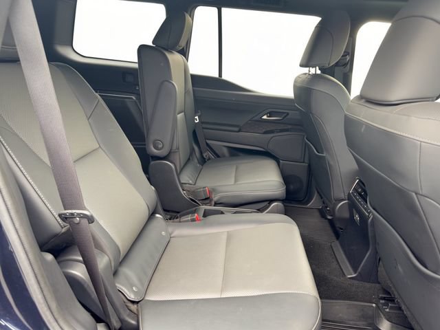 Used 2025 Lexus GX 550 w/ Accessory Package (2T) AWD/4WD image 29