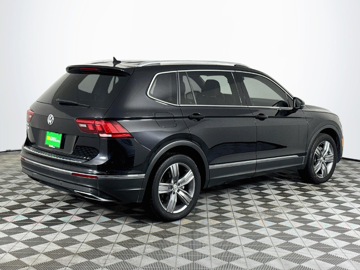 Used 2021 Volkswagen Tiguan SEL FWD image 8