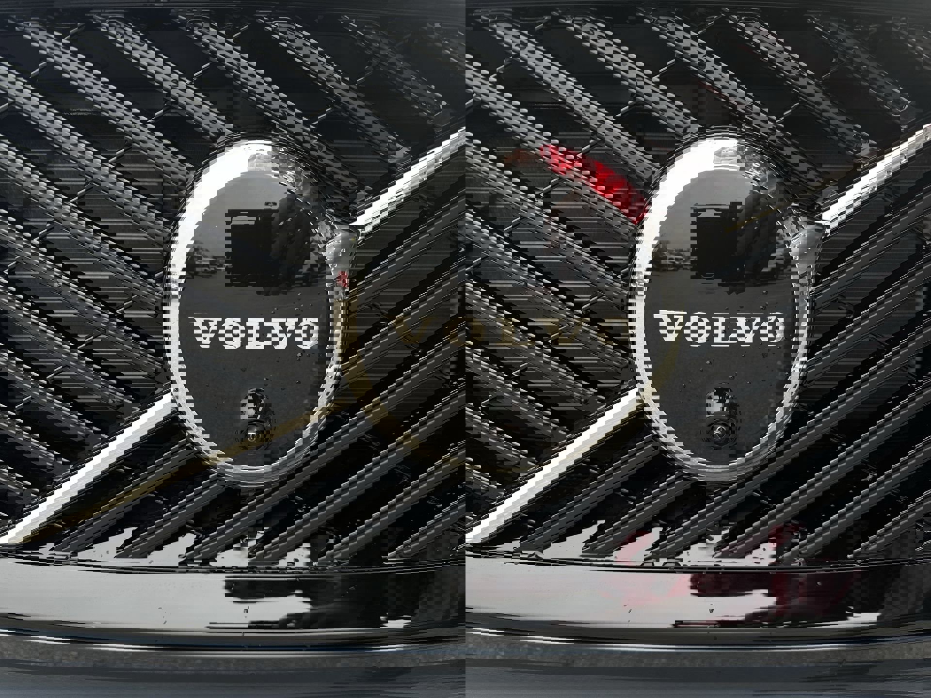 New 2026 Volvo XC60 T8 Plus w/ Protection Package Premier image 32