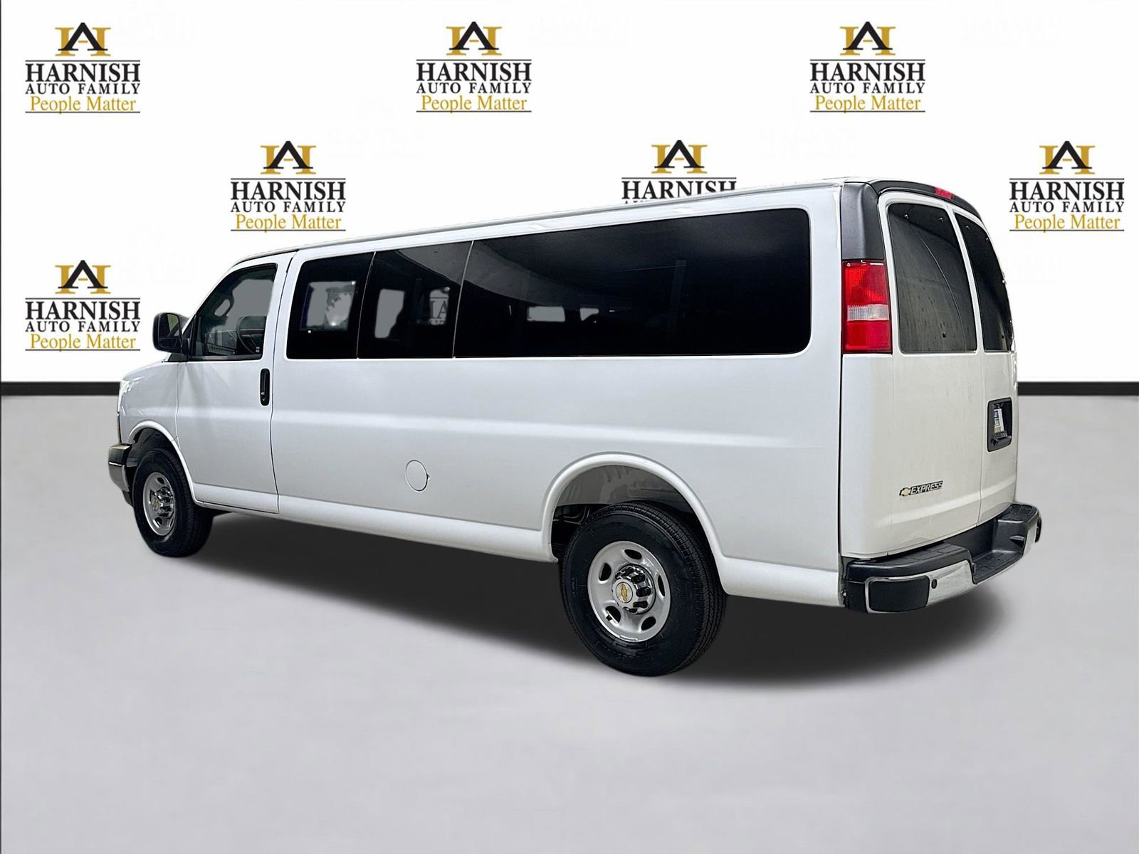 Used 2025 Chevrolet Express 3500 LT w/ LT Preferred Equipment Group RWD image 9