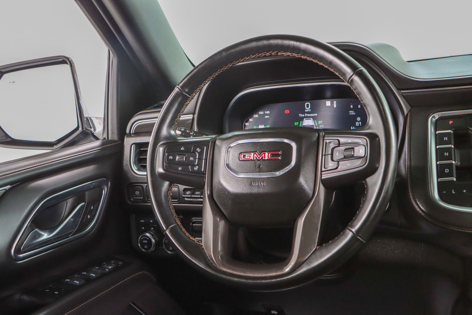 Used 2023 GMC Yukon XL AT4 image 13