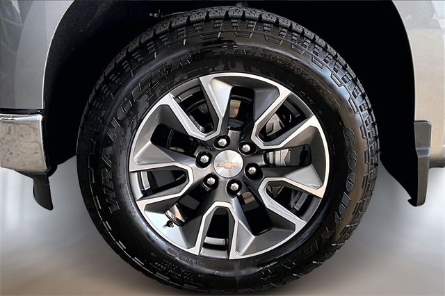 Used 2024 Chevrolet Silverado 1500 LT image 28