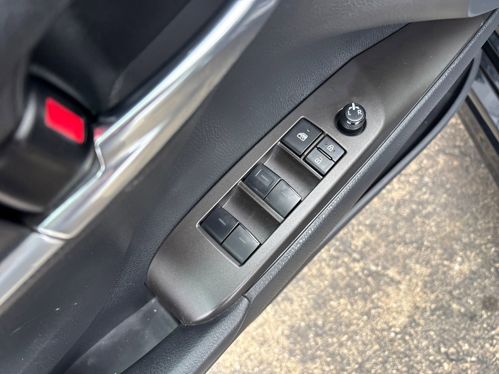 Used 2023 Toyota Camry SE w/ Convenience Package image 11