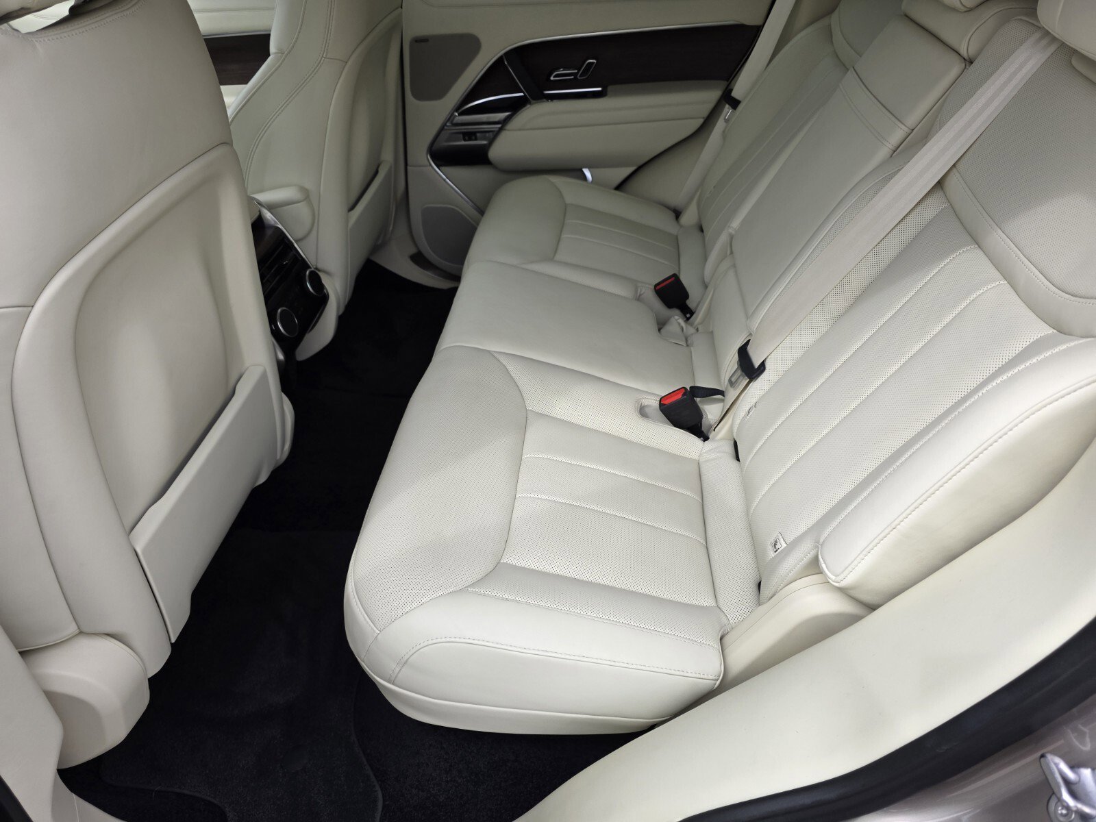 Certified 2023 Land Rover Range Rover SE image 14