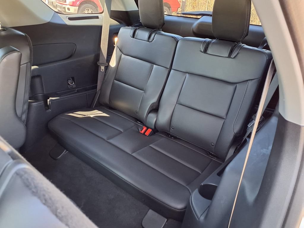 Used 2022 Ford Explorer XLT w/ Equipment Group 202A AWD/4WD image 34
