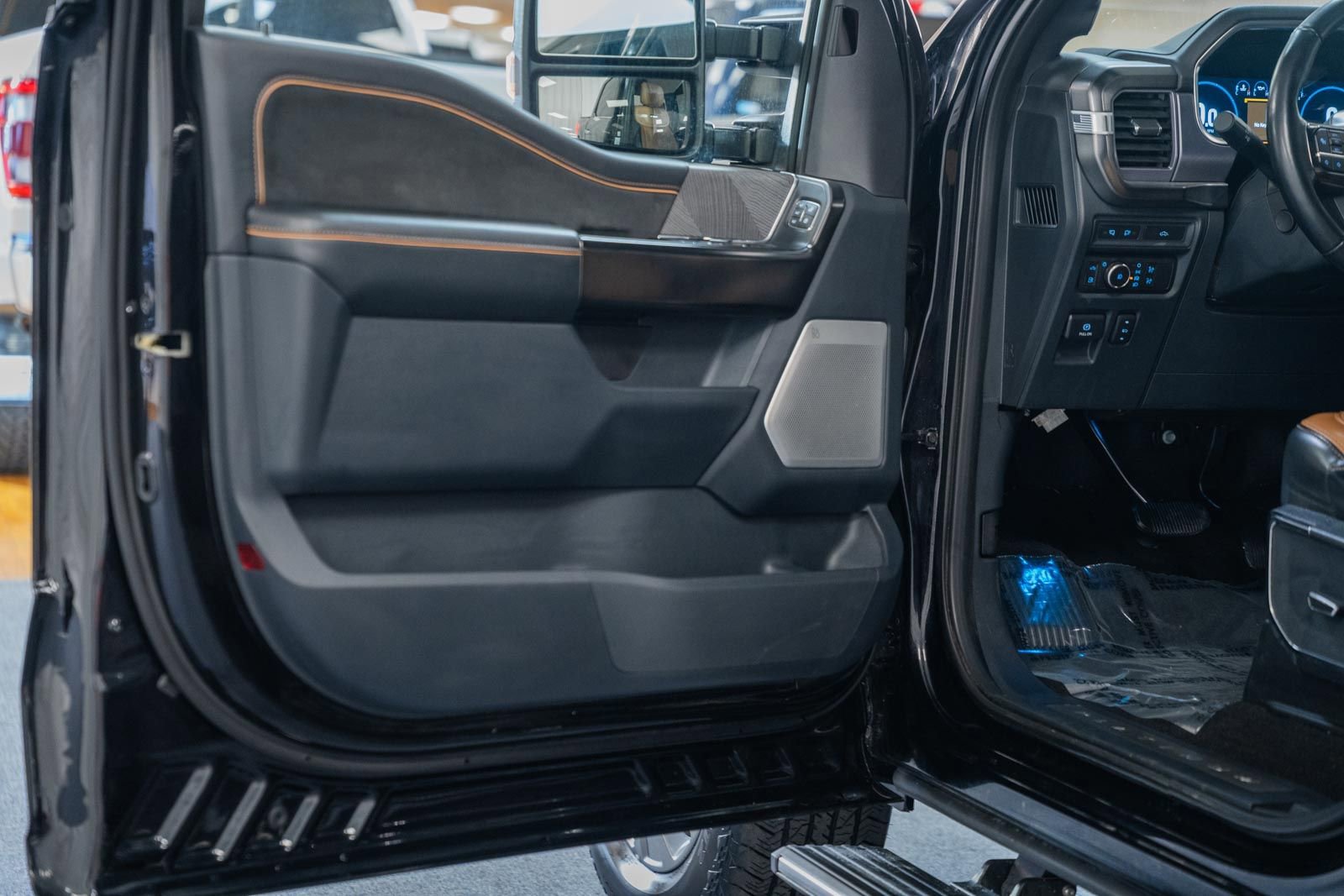 Certified 2022 Ford F150 Platinum w/ Equipment Group 701A High image 52