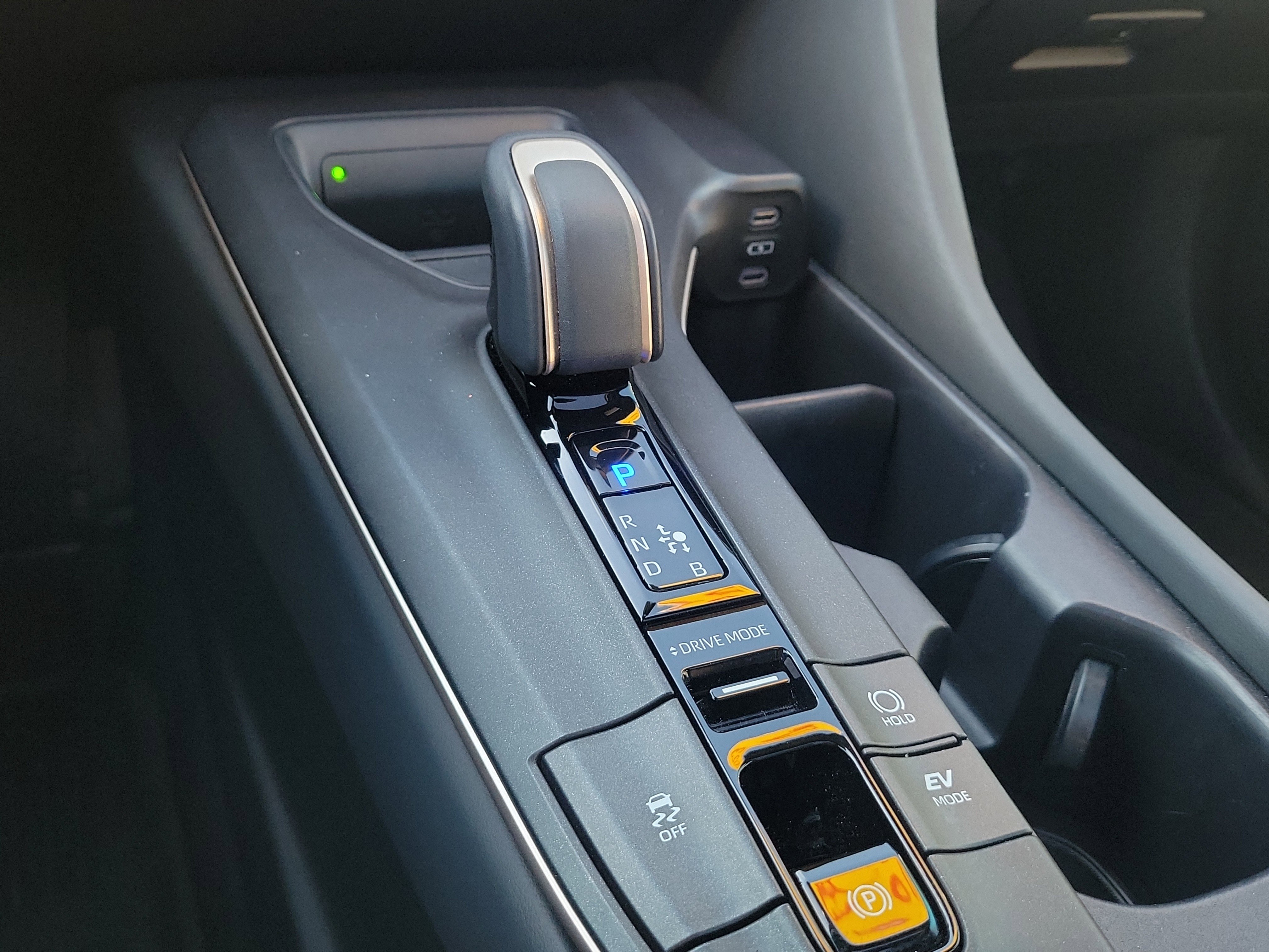 Used 2023 Toyota Crown Limited image 29