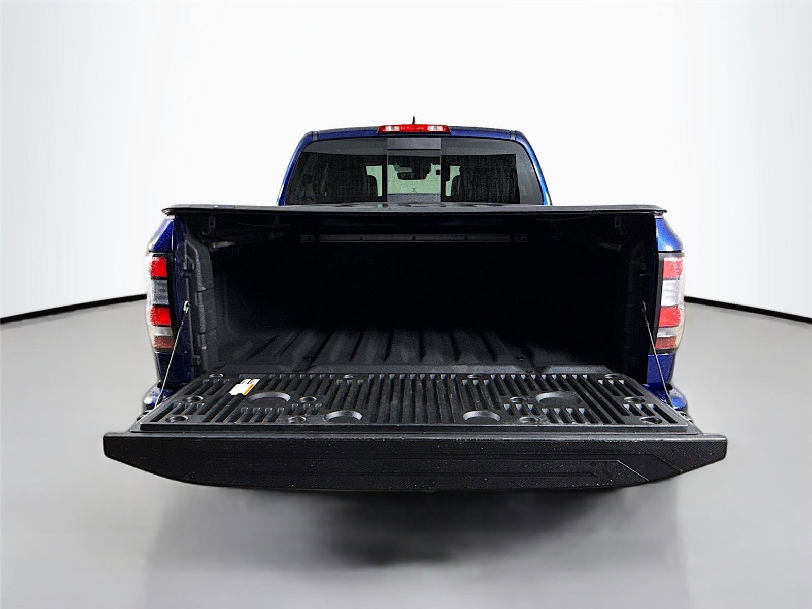 Used 2023 Nissan Frontier SV w/ SV Premium Package image 26