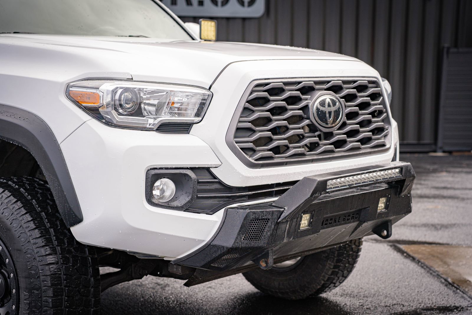 Used 2020 Toyota Tacoma TRD Off-Road image 4