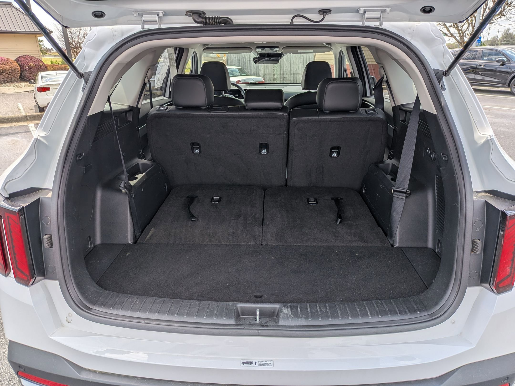 Used 2024 Kia Sorento S image 32