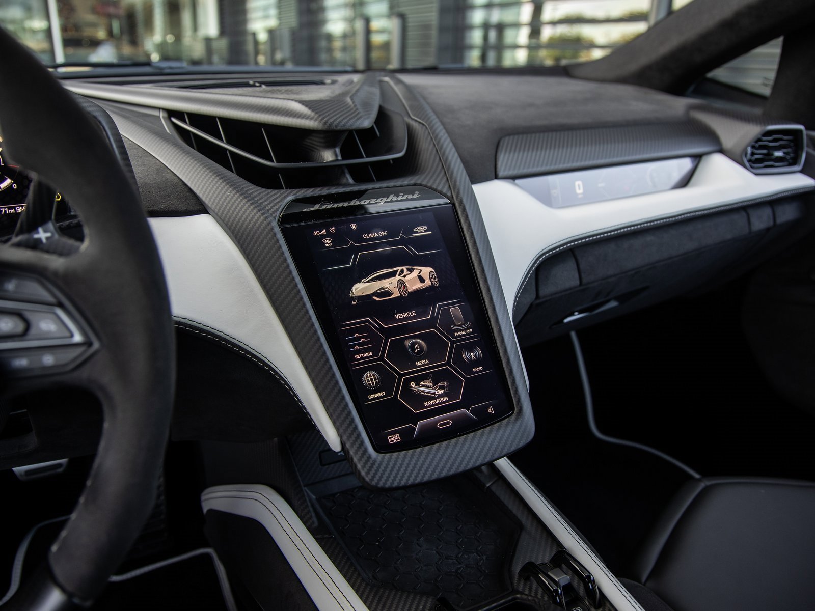 Used 2024 Lamborghini Revuelto image 41