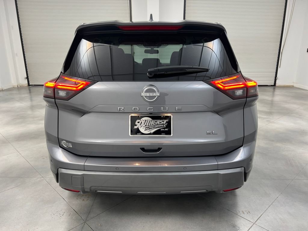 Used 2025 Nissan Rogue SL image 6