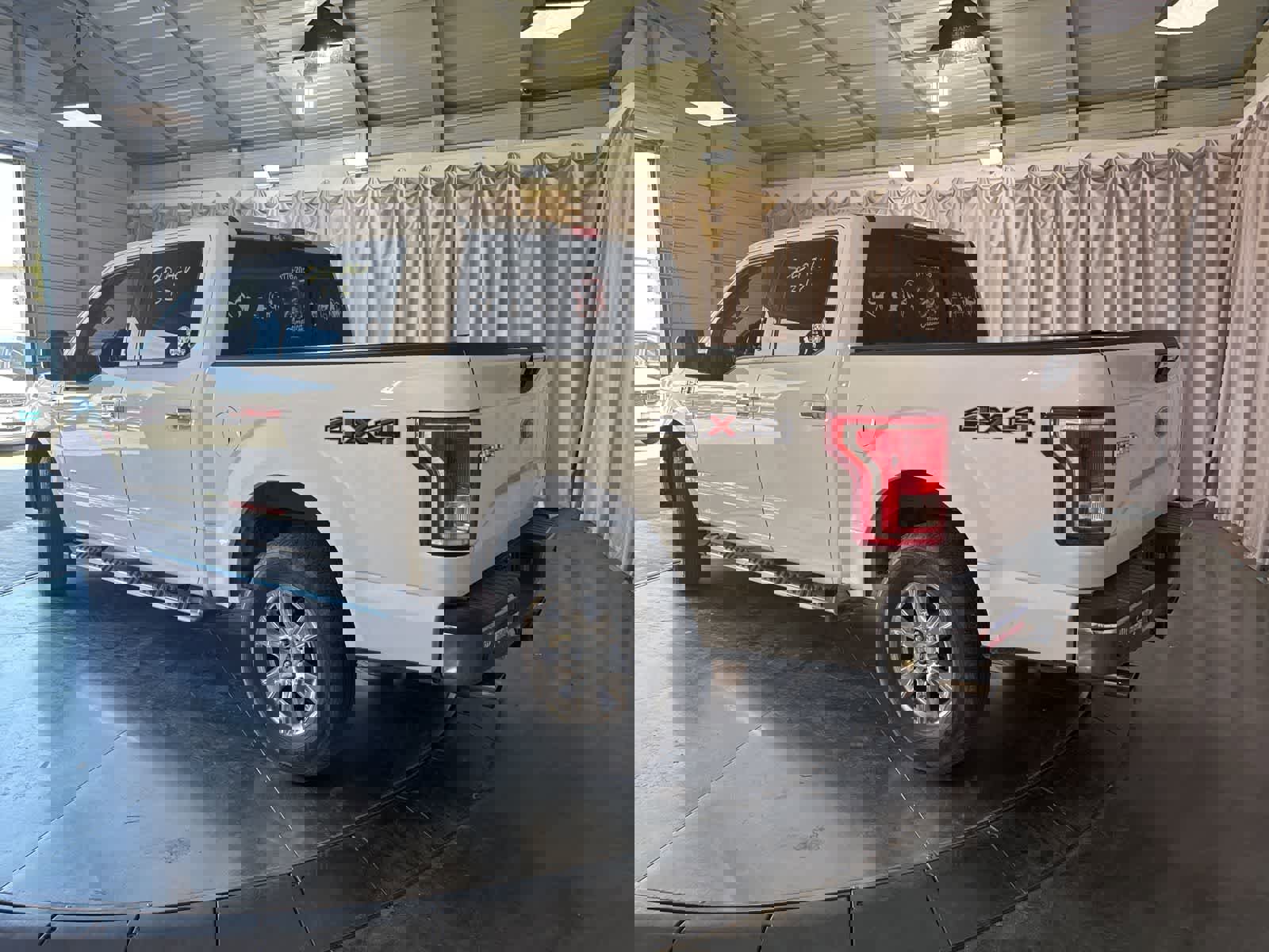 Used 2016 Ford F150 XLT w/ Equipment Group 302A Luxury image 7