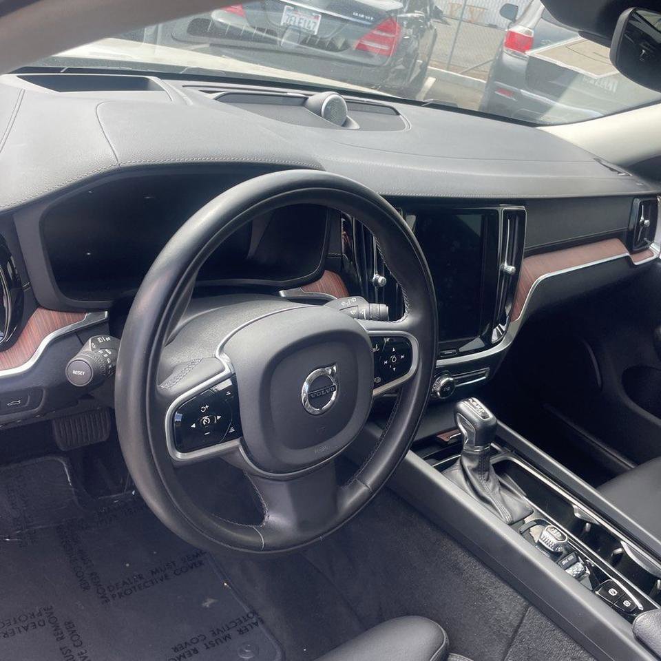 Used 2020 Volvo V60 T5 Cross Country AWD/4WD image 9