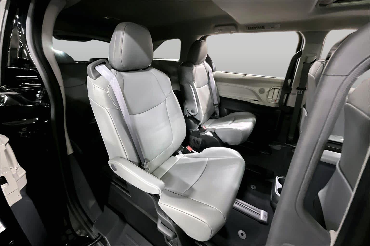Certified 2023 Toyota Sienna XLE w/ XLE Plus Package AWD/4WD image 39