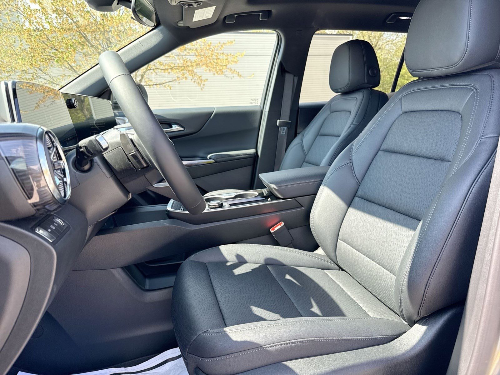 New 2026 Chevrolet Equinox LT w/ Convenience Package II AWD/4WD image 13