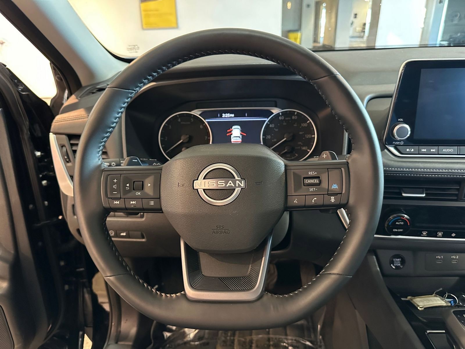 Used 2025 Nissan Rogue SV image 29