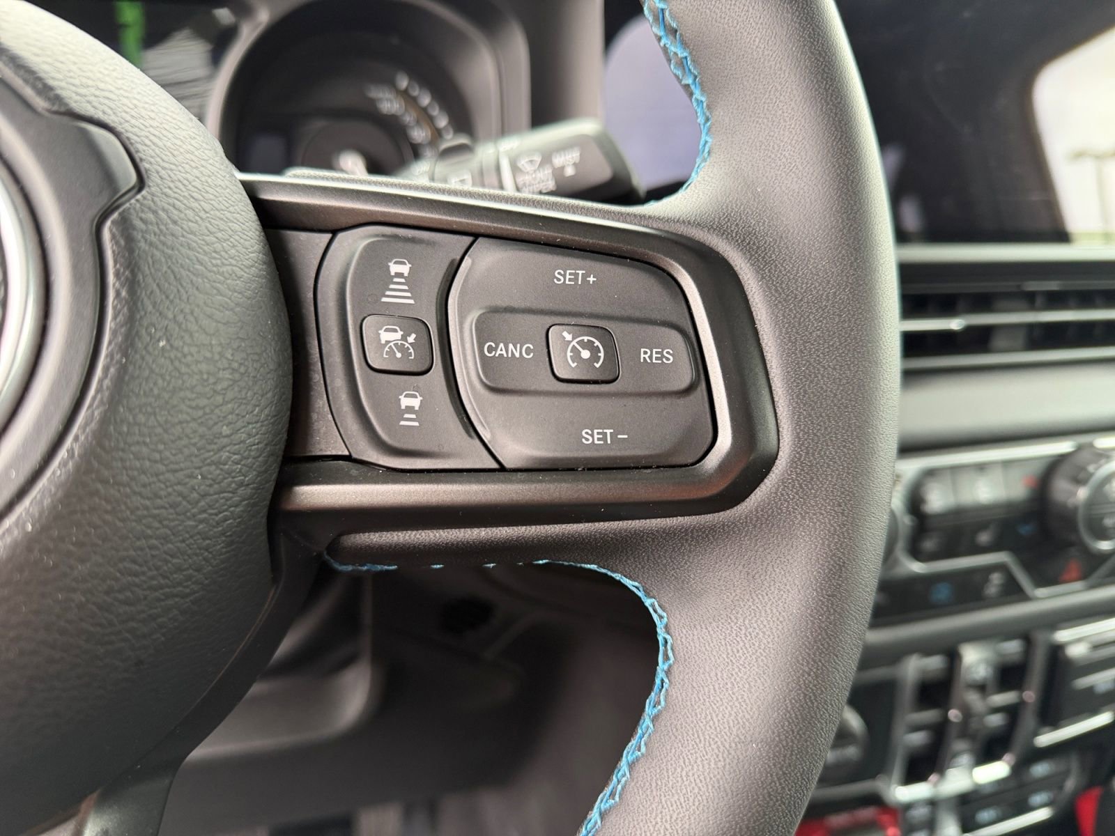 Used 2025 Jeep Wrangler Unlimited Rubicon 4xe w/ Safety Group image 30