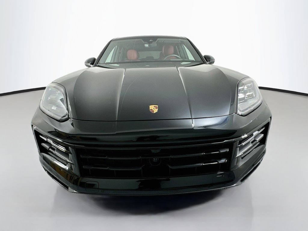 Certified 2025 Porsche Cayenne AWD/4WD image 6