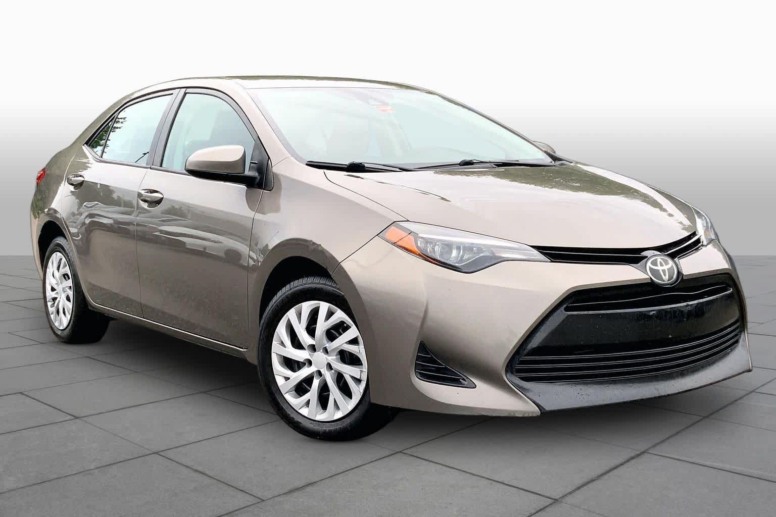 Used 2018 Toyota Corolla LE FWD image 3