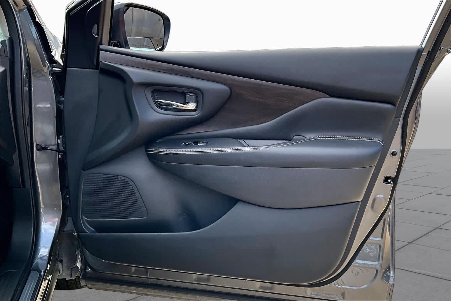 Certified 2023 Nissan Murano Platinum w/ Cargo Package FWD image 27