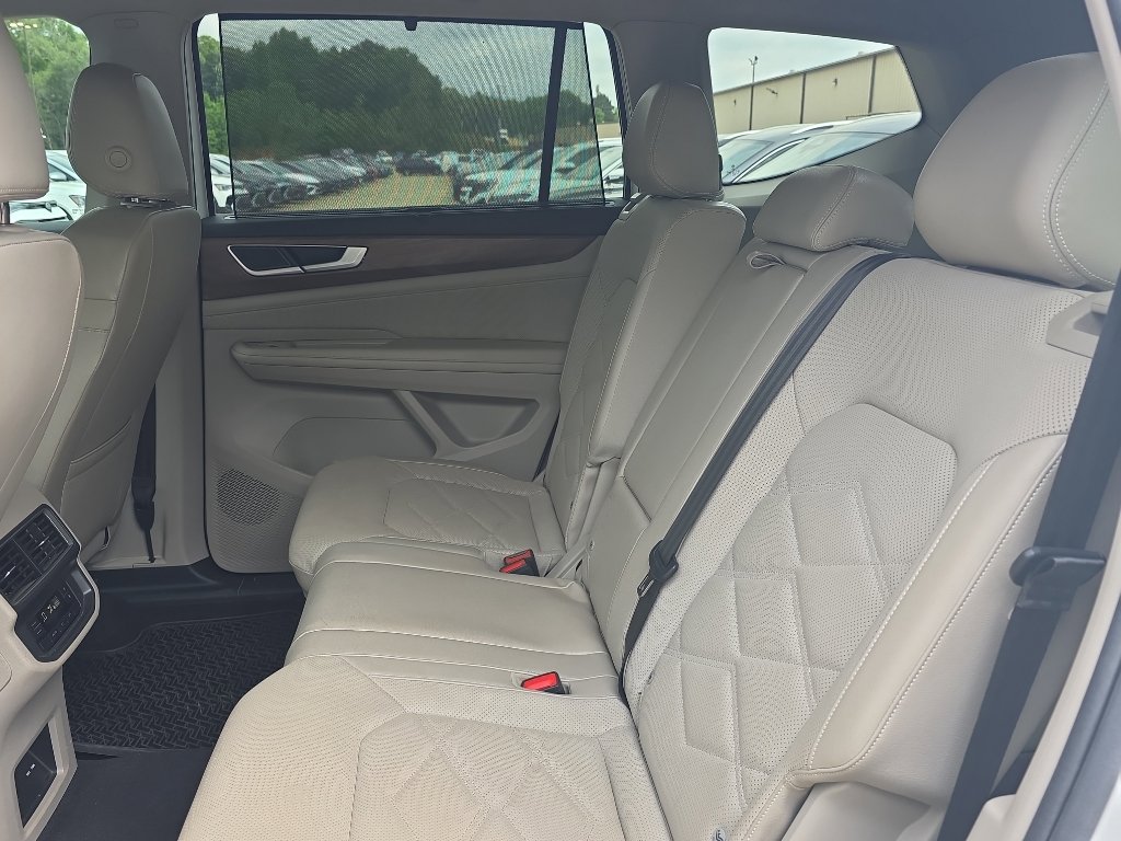 Used 2024 Volkswagen Atlas SE FWD image 15