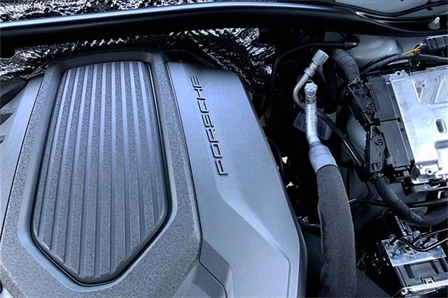 New 2025 Porsche Macan image 40