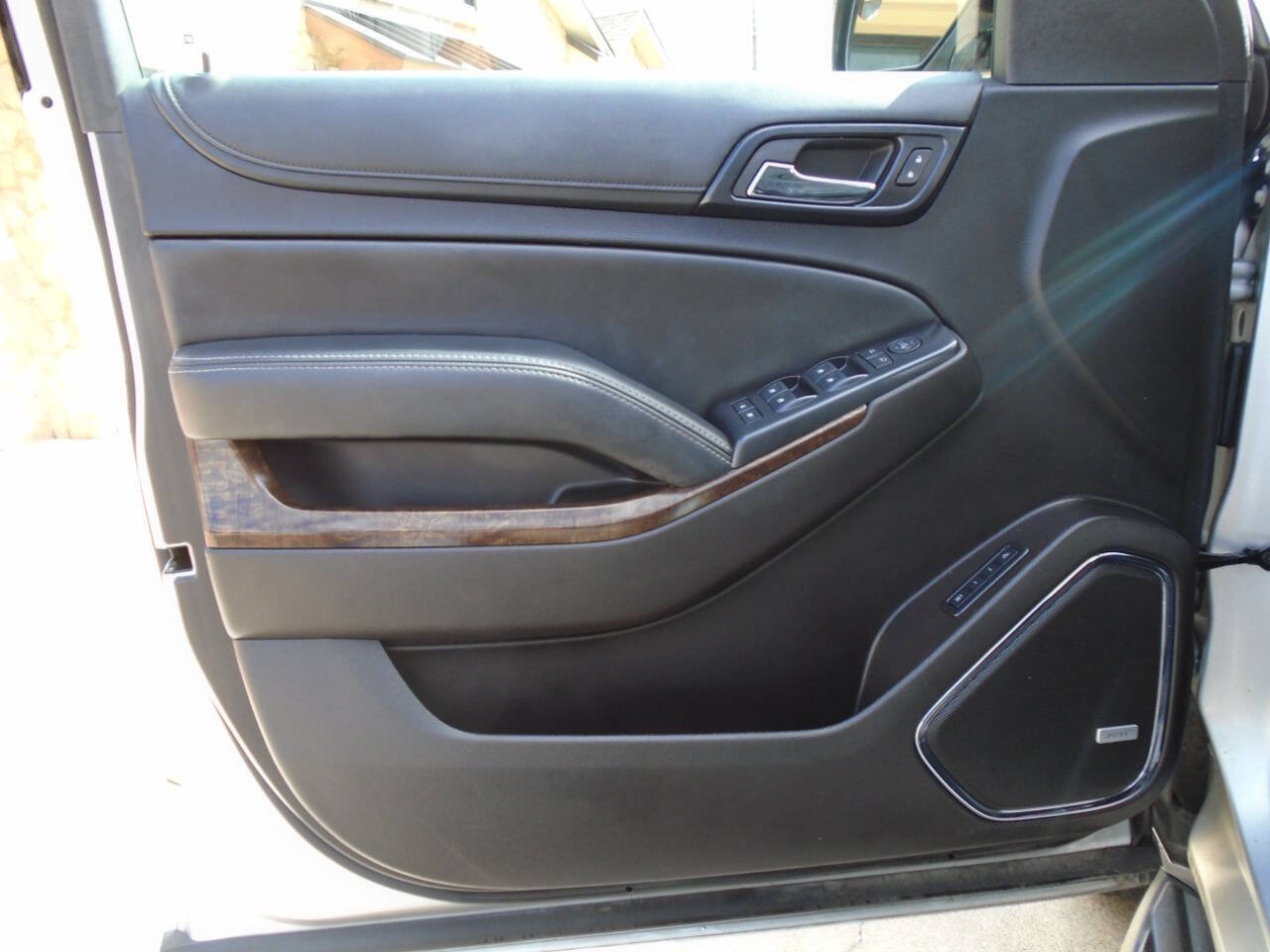 Used 2015 Chevrolet Suburban LT w/ Texas Edition RWD image 30