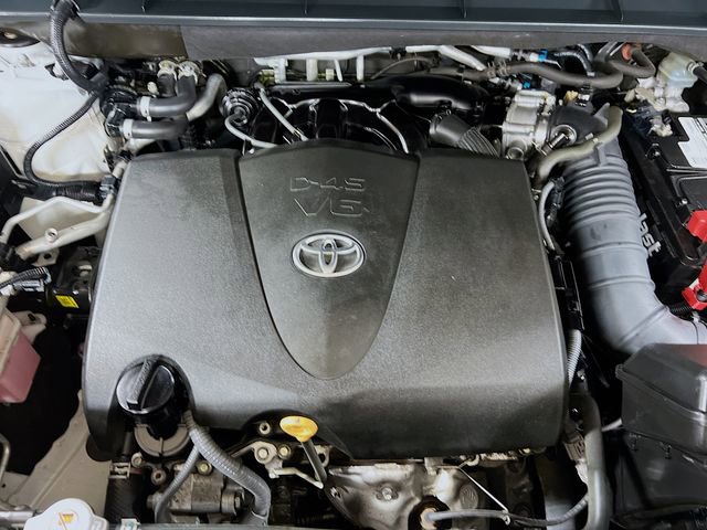Used 2020 Toyota Highlander L FWD image 30