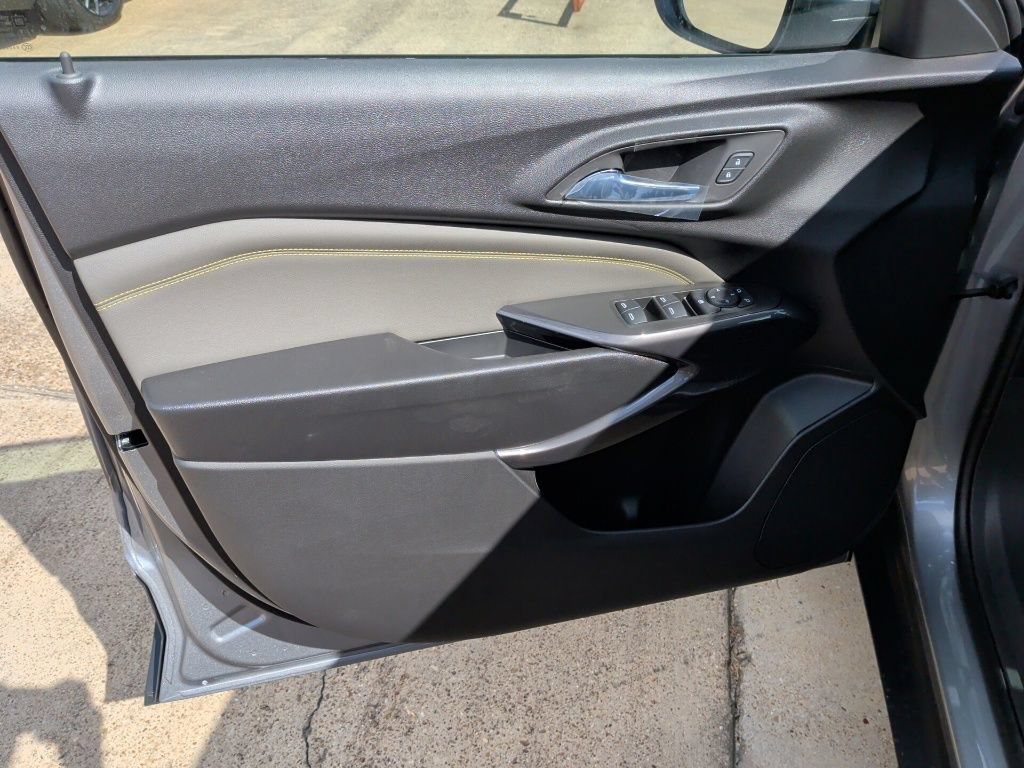 New 2026 Chevrolet Trax ACTIV w/ Sunroof Package FWD image 10
