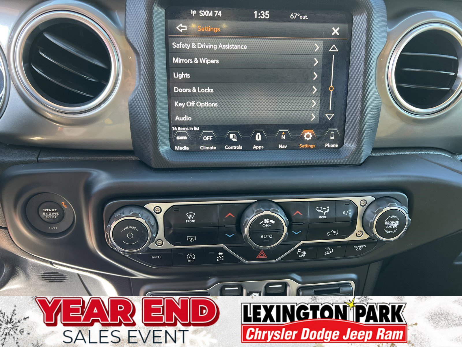 Used 2020 Jeep Wrangler Unlimited Sahara image 23