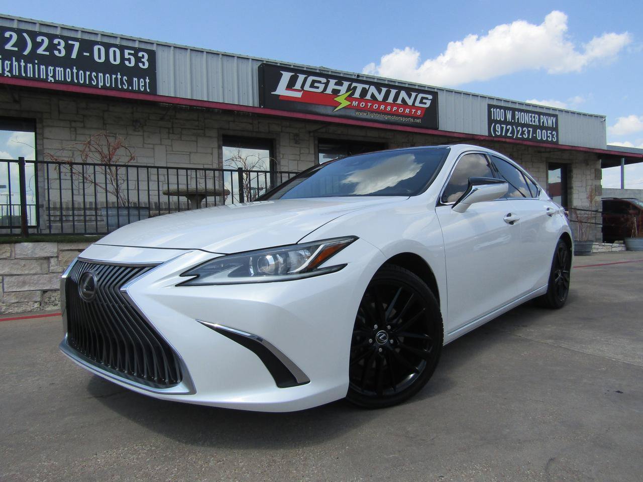 Used 2019 Lexus ES 350 w/ Accessory Package 2