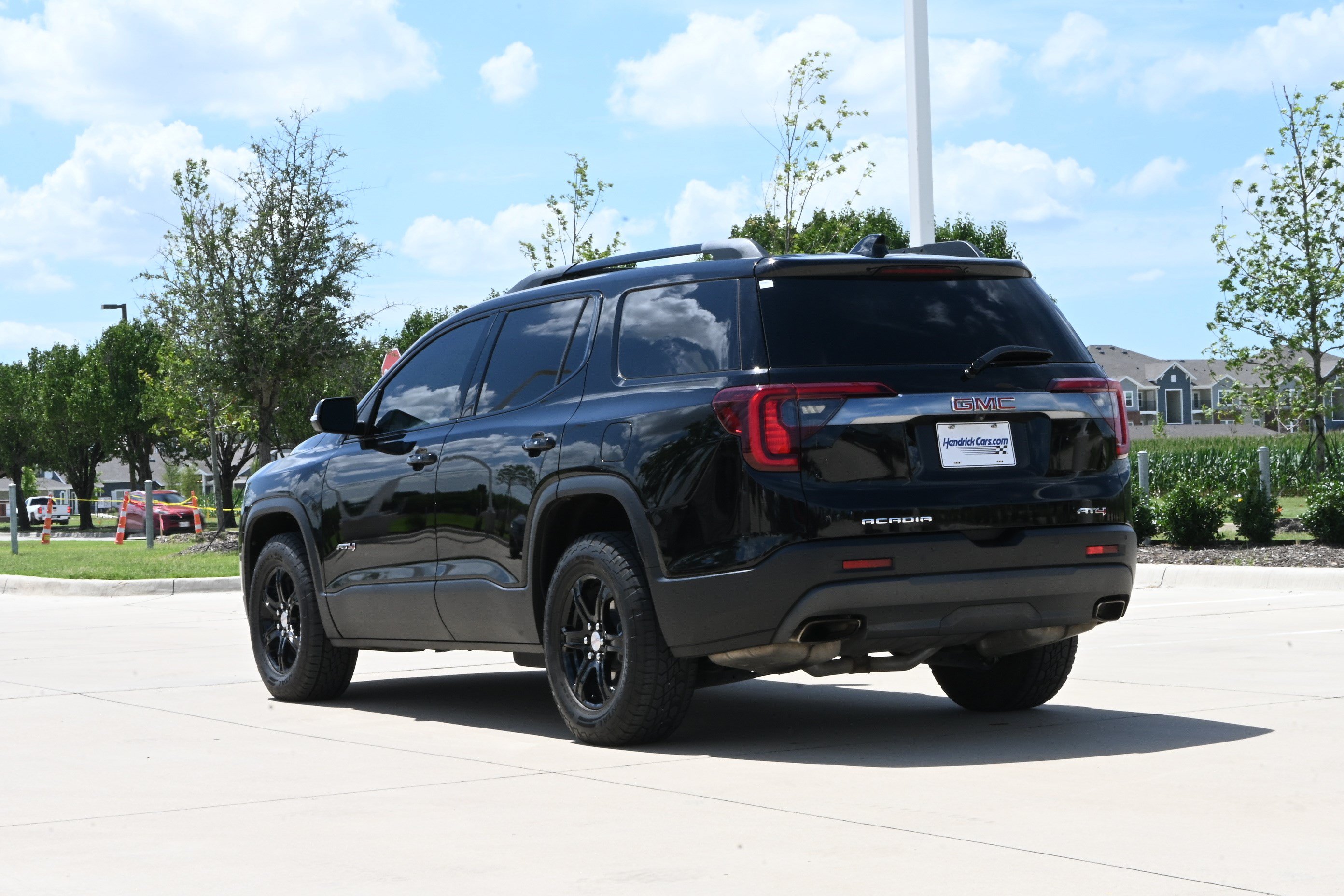 Used 2022 GMC Acadia AT4 w/ Preferred Package AWD/4WD image 7