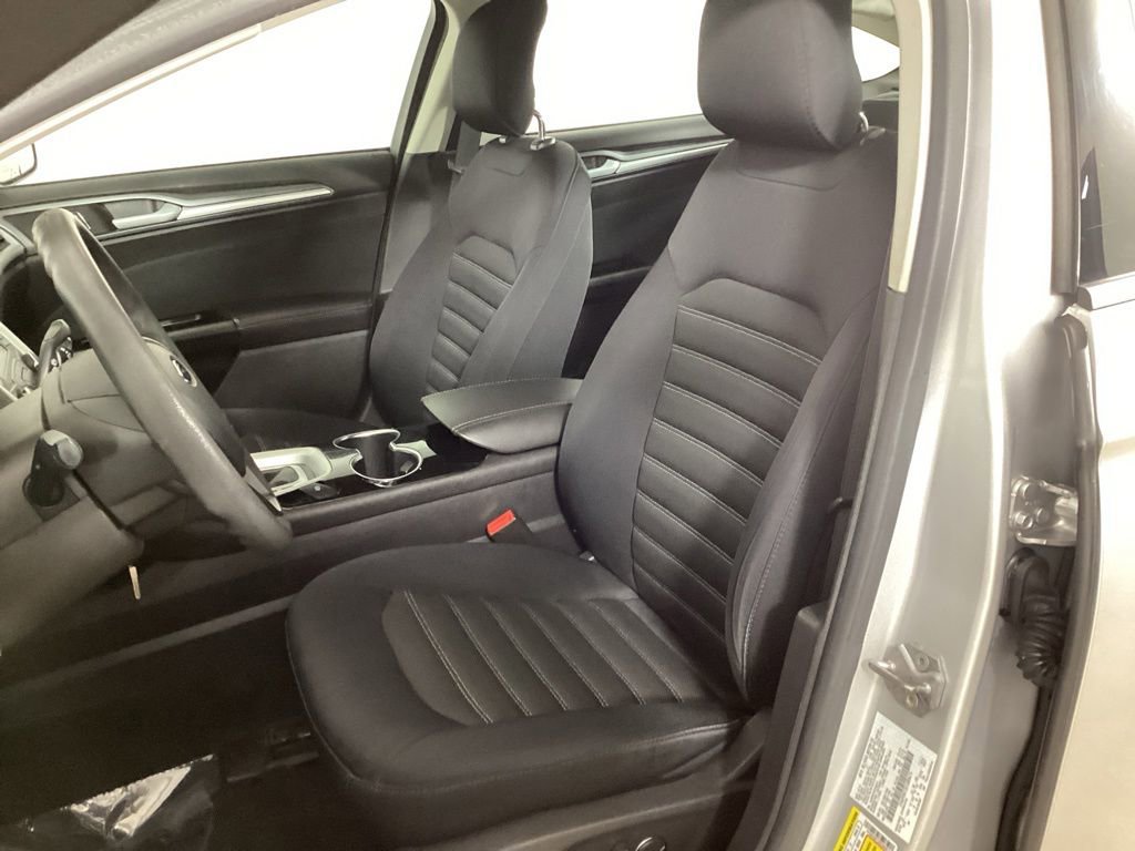 Used 2014 Ford Fusion SE FWD image 25