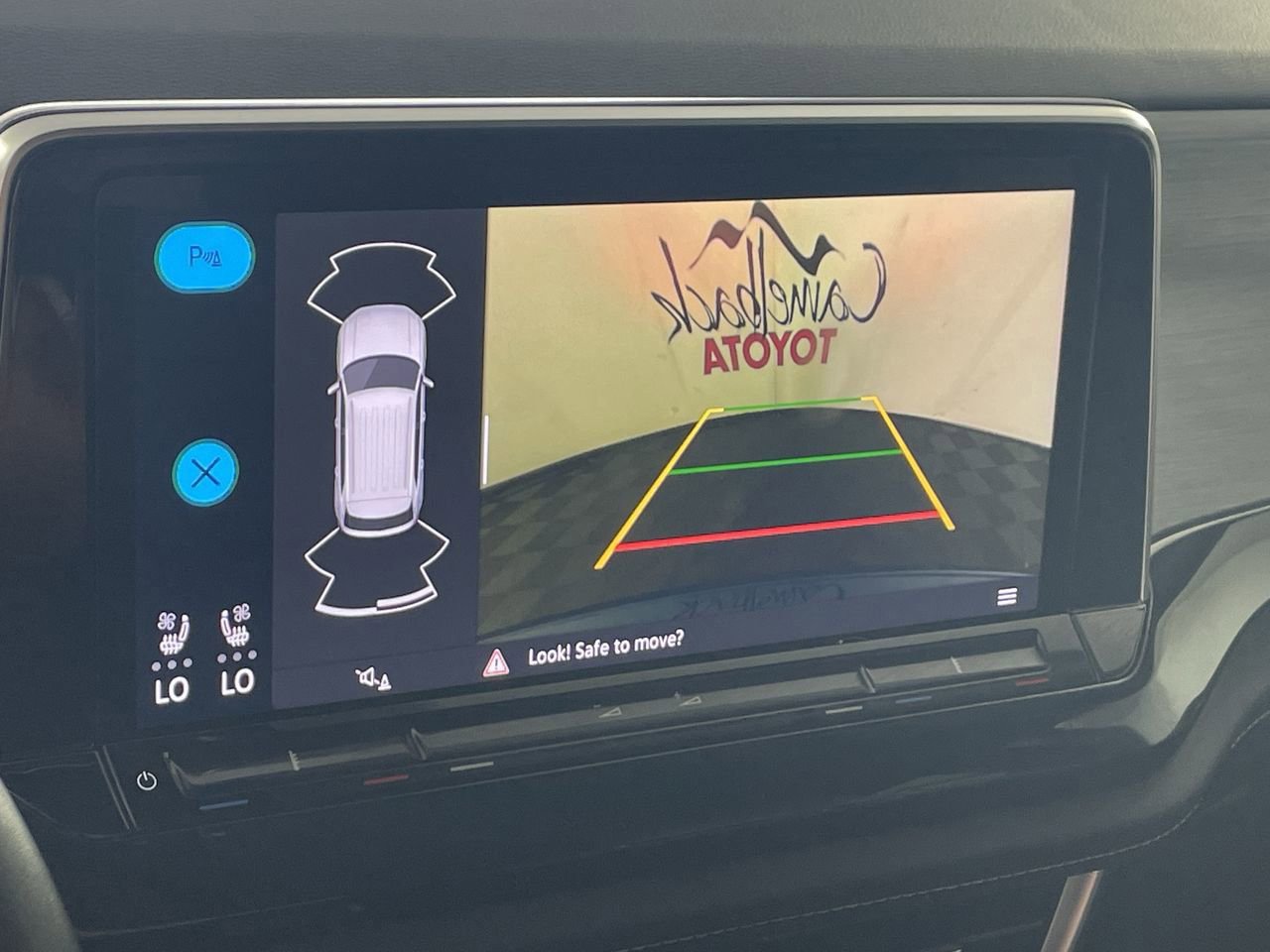 Used 2025 Volkswagen Atlas Cross Sport SE FWD image 16