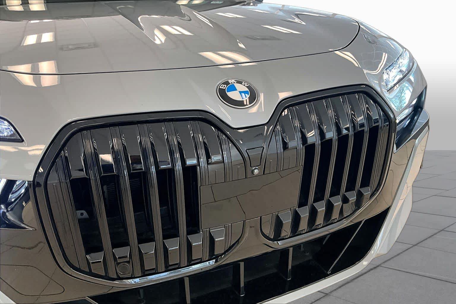 Used 2024 BMW 760i xDrive w/ Executive Package AWD/4WD image 28