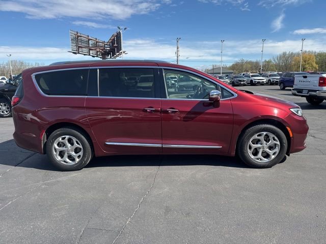 Used 2021 Chrysler Pacifica Limited w/ Premium & Safety Sphere Group AWD/4WD image 12