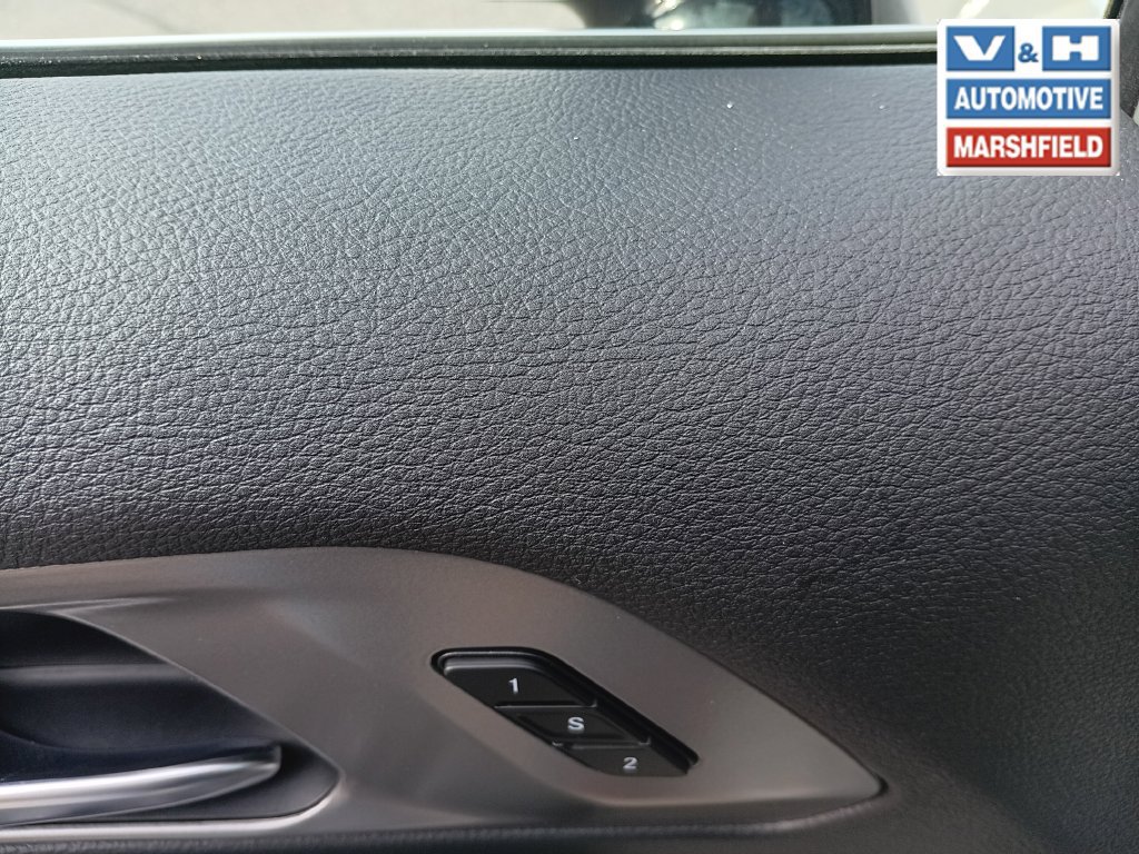 Used 2025 Chrysler Pacifica Select FWD image 17