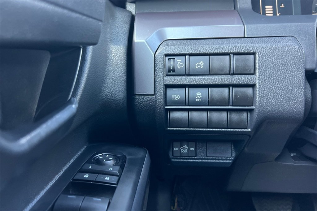 Certified 2025 Toyota Tacoma SR5 image 32