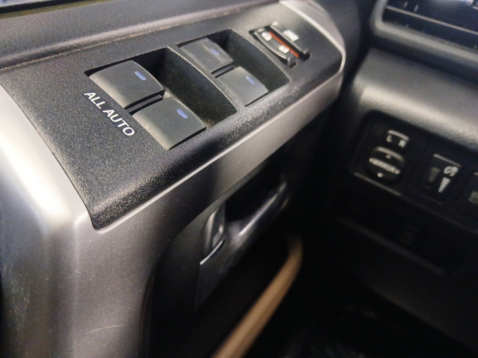 Used 2021 Toyota 4Runner SR5 Premium w/ Moonroof Package image 18