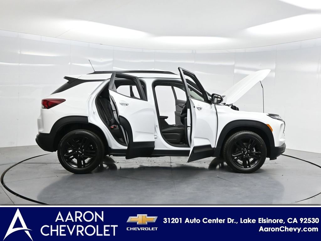 New 2026 Chevrolet TrailBlazer LT w/ Midnight Edition image 3