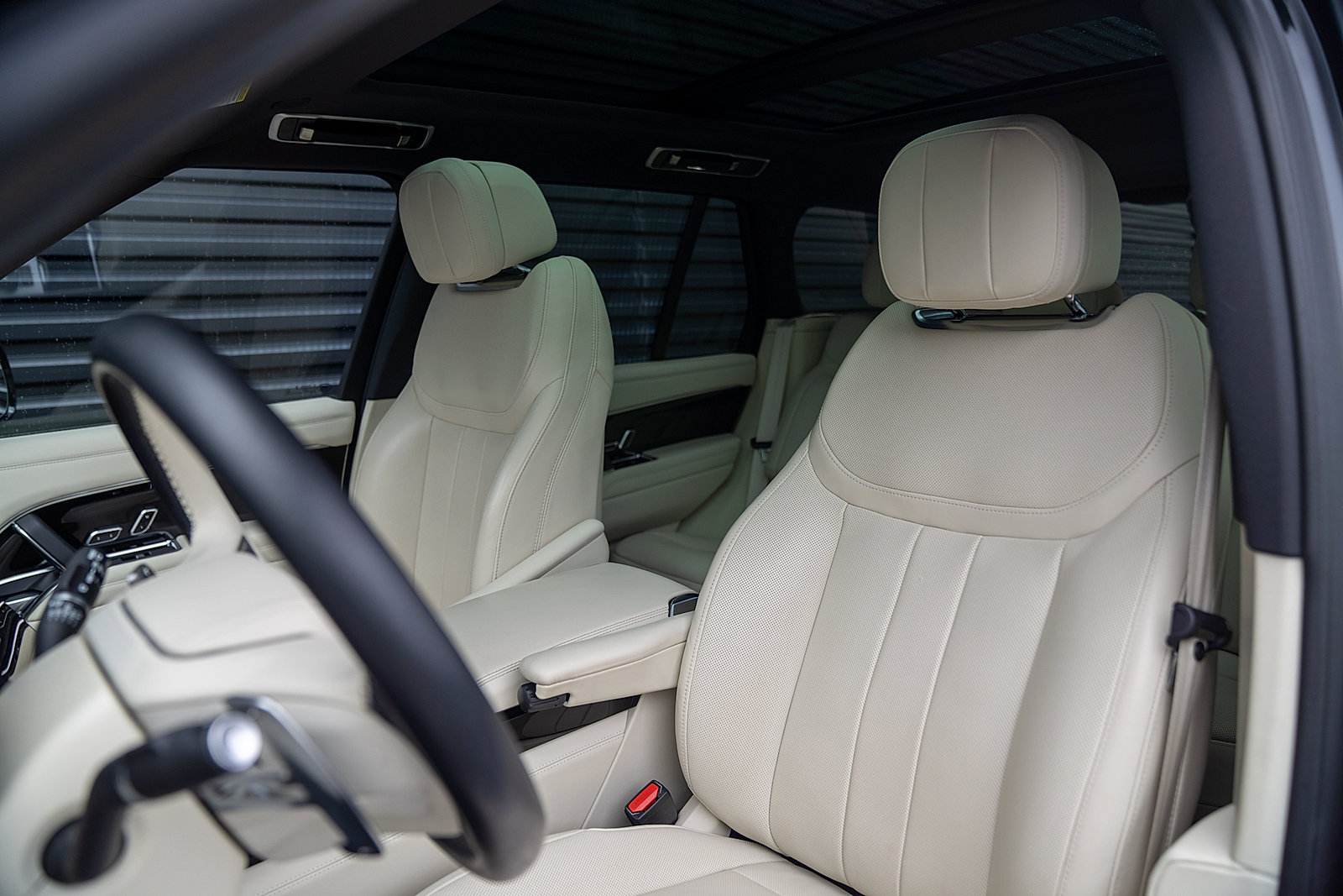 Used 2023 Land Rover Range Rover SE AWD/4WD image 5