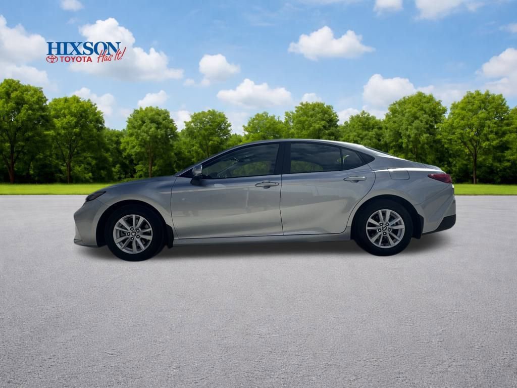 Used 2025 Toyota Camry LE w/ Convenience Package image 4