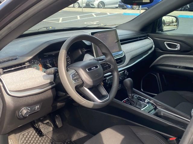 Used 2024 Jeep Compass Sport image 14