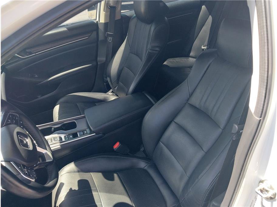 Used 2018 Honda Accord Touring image 14