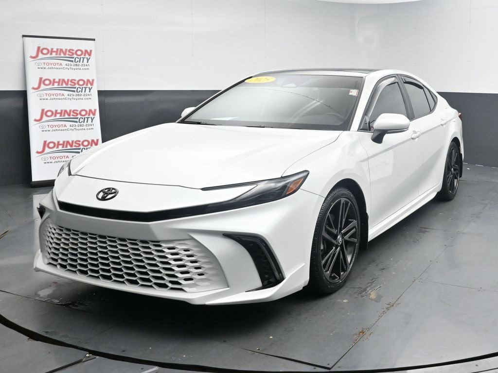 Used 2025 Toyota Camry XSE image 4
