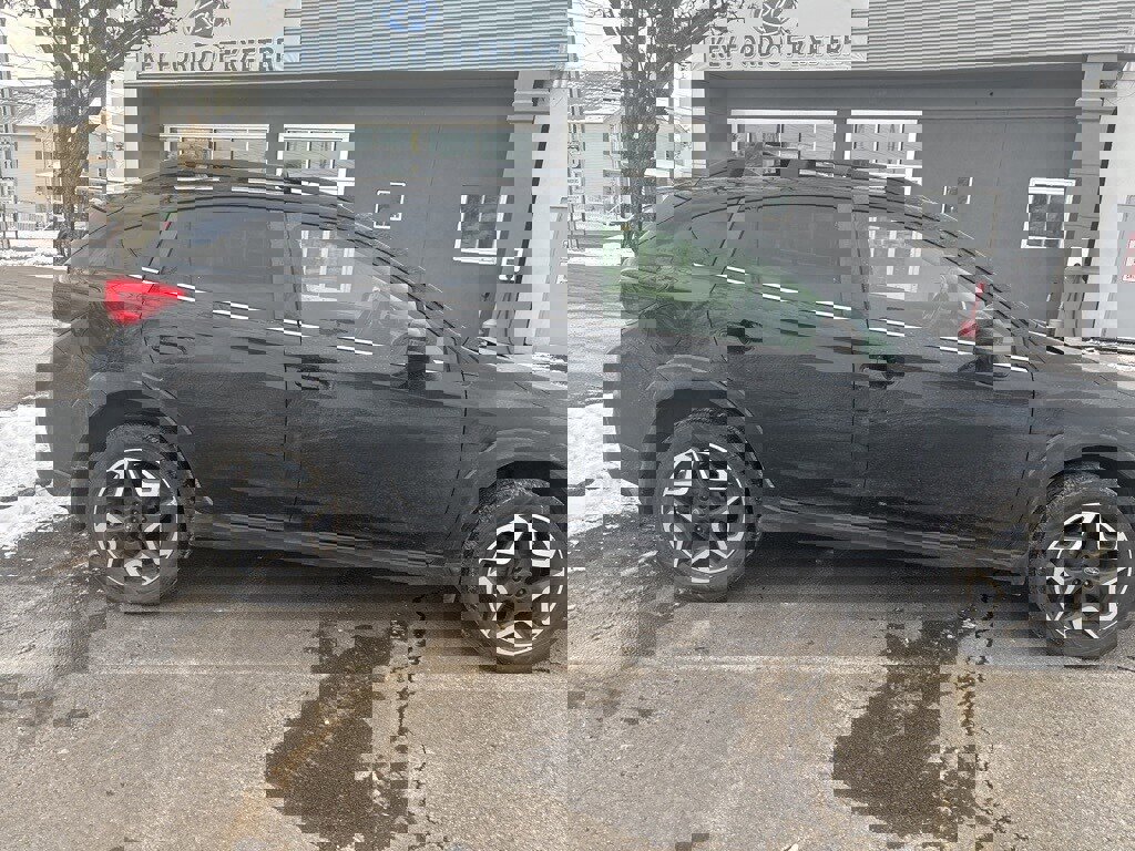 Used 2019 Subaru Crosstrek 2.0i Limited w/ Moonroof Package w/Navigation image 8