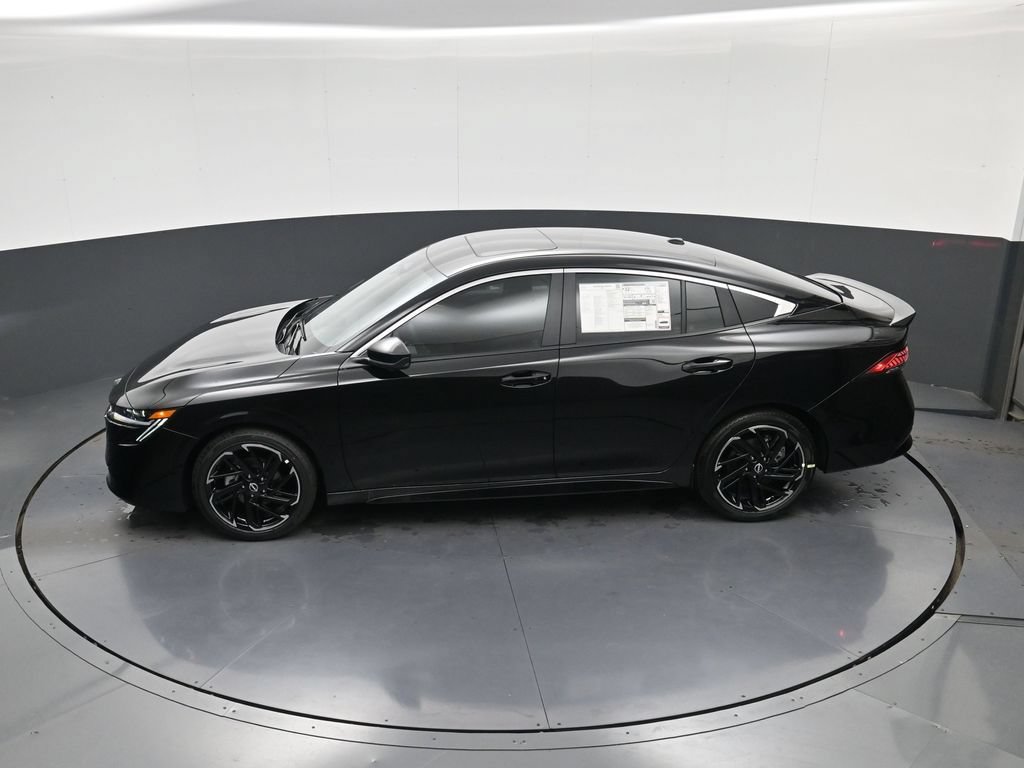 New 2026 Nissan Sentra SR w/ SR Premium Package FWD image 29